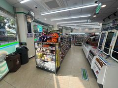 -全家便利店(秀沿路二店)