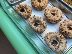 -白玉兰食品甜凤店(合生汇店)