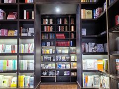 -钟书阁(松江泰晤士小镇店)