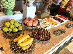 水果-大中华希尔顿酒店-念自助餐·嗨啤·小龙虾