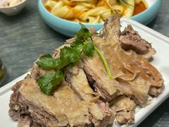 手抓羊肉-马老六清真餐饮(西站店)