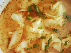 -碑亭巷老王柴火馄饨