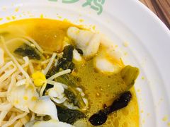 老坛酸菜鱼米线-老乡鸡(南京龙池地铁站蓝郡店)