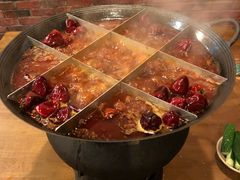 -白乐天毛肚火锅馆(解放碑店)