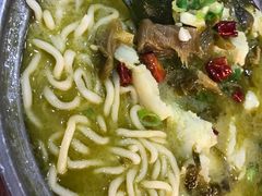 -周鱼小馆石锅酸菜鱼(活力汇店)