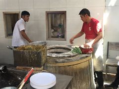 -玉龙喀什有名爱可德木烤包子