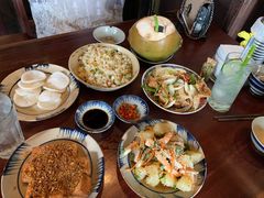 -Cuc Gach Quan Restaurant