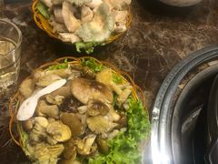-菌海森林·非遗野生菌火锅(西山区滇池路摩根道店)