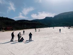 -济南卧虎山滑雪场