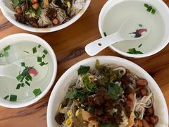 -罗家杏传统特色海南粉(人民西路总店)