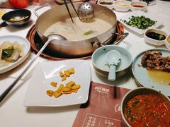 -洪氏嗨捞·猪肚鸡火锅(阳光天地店)