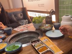 -明洞阿姨·韩式酱蟹烤肉·创意料理(三元桥店)