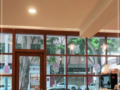 靠窗位-C.Y Cafe