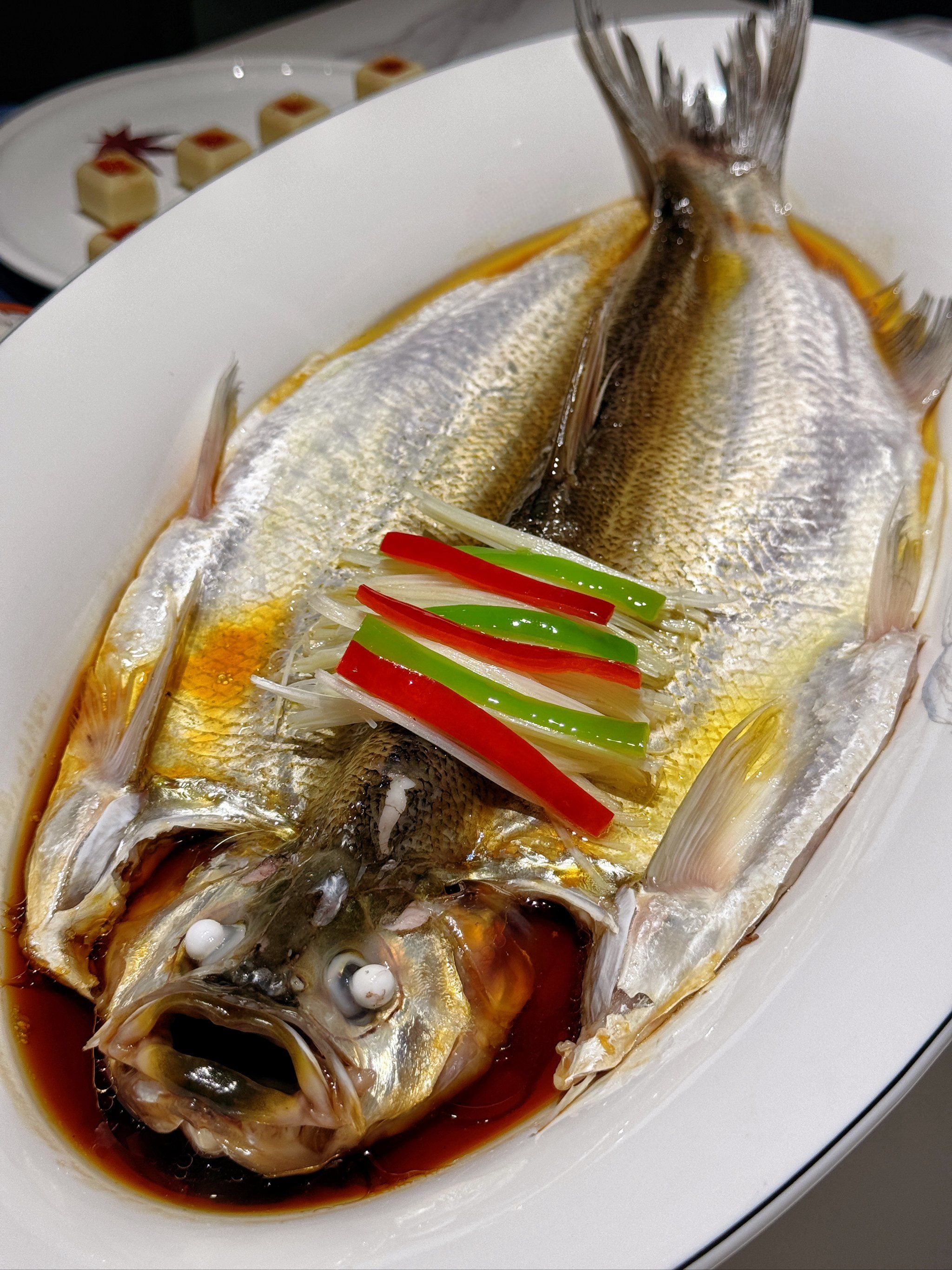n
豉油清蒸白鱼🐟
作为湖北的美食名片之一,不可不点,大白鱼