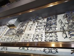 -宏宇眼镜蔡司依视路折扣店(兆佳眼镜城店)