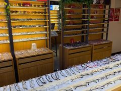 -优医视平价眼镜超市蔡司依视路折扣(小马厂店)