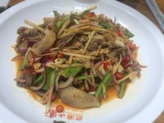 -老滇山寨•云南特色菜•地方菜•民族风情歌舞表演(金碧店)