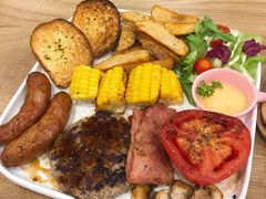 经典牛肉汉堡排拼盘-龙治汉堡(中华城店)