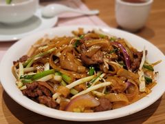 干炒牛河-顺风汤馆·广府粤菜(江宸天街店)