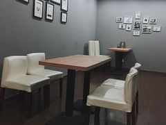 用餐区-UN CAFFE(五角场店)