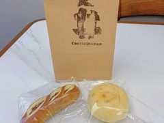 -天井·丑面包搭咖啡