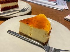 柠檬芝士蛋糕配芒果百香果酱-FUNK & KALE BY WAGAS(长宁尚嘉)