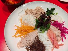 七彩凉米线-福照楼汽锅鸡·云南特色菜(火车站锦江店)