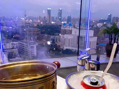 -云顶旋转自助景观餐厅