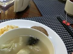 -武汉光谷广场杨家湾地铁站怡程酒店