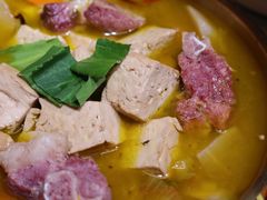 -老滇山寨•云南特色菜•地方菜•民族风情歌舞表演(金碧店)