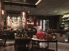 -恰餐厅及酒吧 CHAR Bar & Grill (北京丽都皇冠假日店)