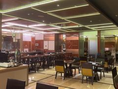 -大中华希尔顿酒店-念自助餐·嗨啤·小龙虾