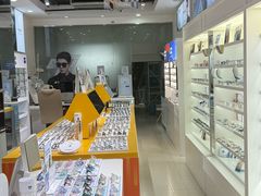 -诺柯视眼镜-蔡司依视路官方工厂店(淞南一店)