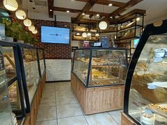 面包甜点陈列柜-BROAD面包路·欧式面包(龙湖时代C馆店)