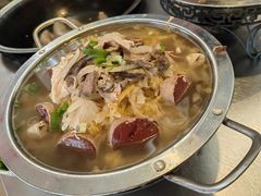 -老码头黑皮肘子锅包肉熏酱水饺(文政街店)