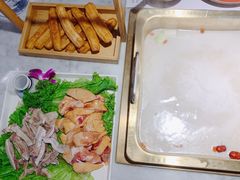 -尚尚仙·酸汤猪手·猪肚鸡火锅(华联万柳购物中心店)