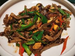 鹿茸菇炒荷包蛋-肆月河豚·新淮扬菜·烤鸭(中关村店)