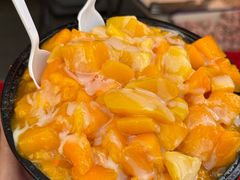 芒果黄桃炼乳冰-王中王刨冰
