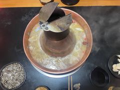 -果松木炭酸菜铜火锅·外婆参鸡汤