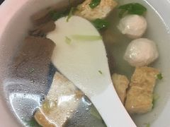 -松树干拌面店