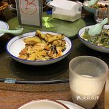 朝着马路开门的，很好找