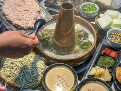 -洞庭洲·防空洞火锅·铜锅涮肉·烧烤(新百广场店)