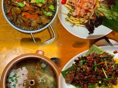 -老滇山寨•云南特色菜•地方菜•民族风情歌舞表演(金碧店)