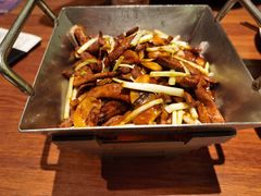 韭芽蘑菇爆猪肝-弄堂里·寻味杭州(湖滨银泰in77C区店)