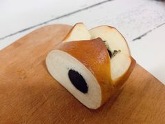 黑芝麻碱水棍-沁屋面包店(人民东路店)