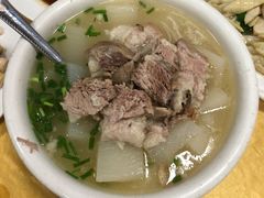 萝卜炖肘子-荣生萝卜汤饭店