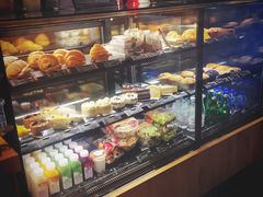 面包甜点陈列柜-星巴克臻选(杭州良渚文化村店)
