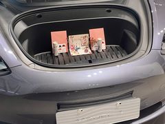 -TESLA 特斯拉(上海太古汇体验店)