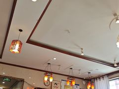 -鸿亨泰杂鱼馆(港馨家园店)