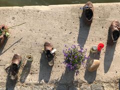 -多瑙河畔鞋履雕塑